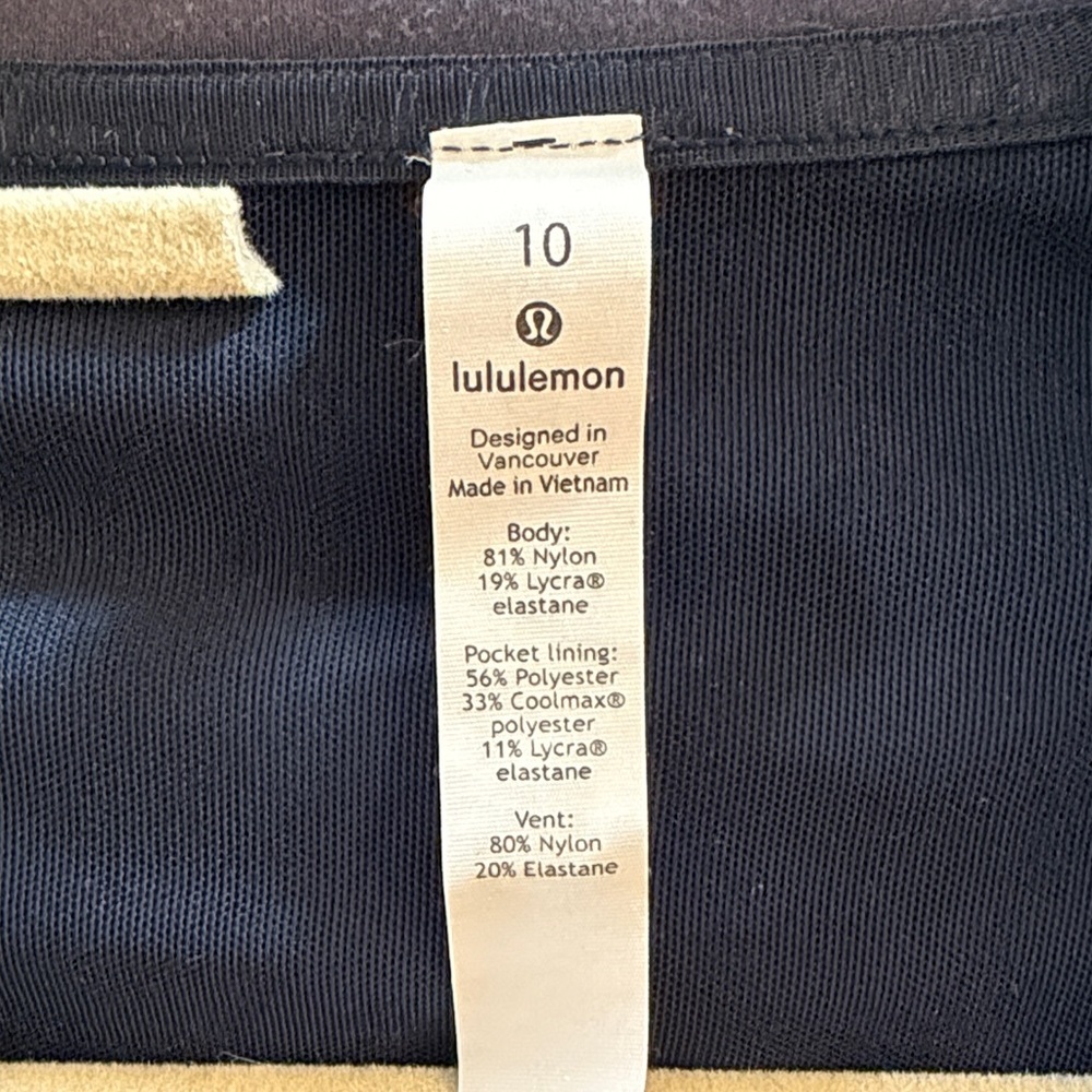 Lululemon Hooded Define Jacket in Nulu fabric in Blue/Grey - Picture 2 of 10